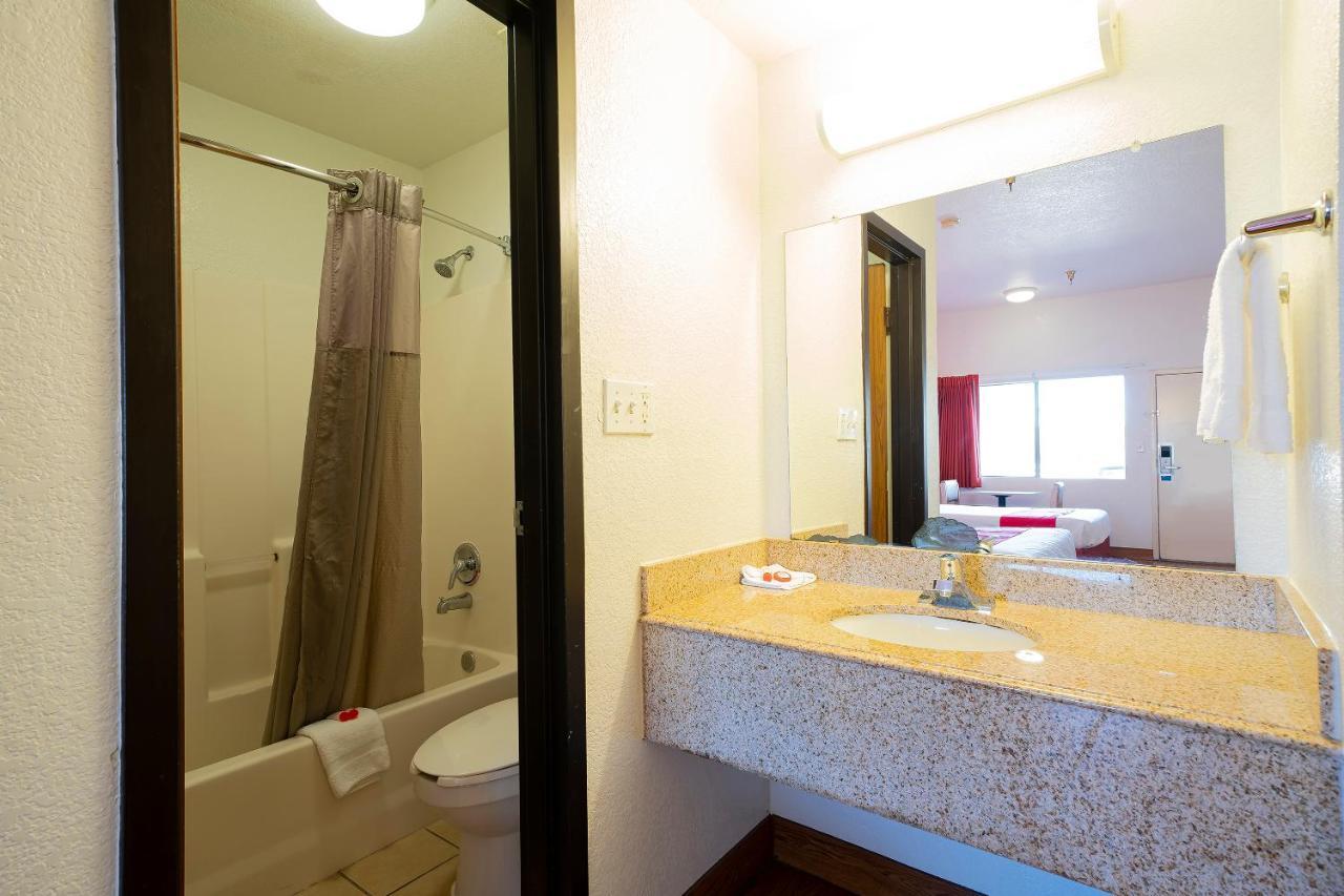 Americas Best Value Inn & Suites Humble Dış mekan fotoğraf